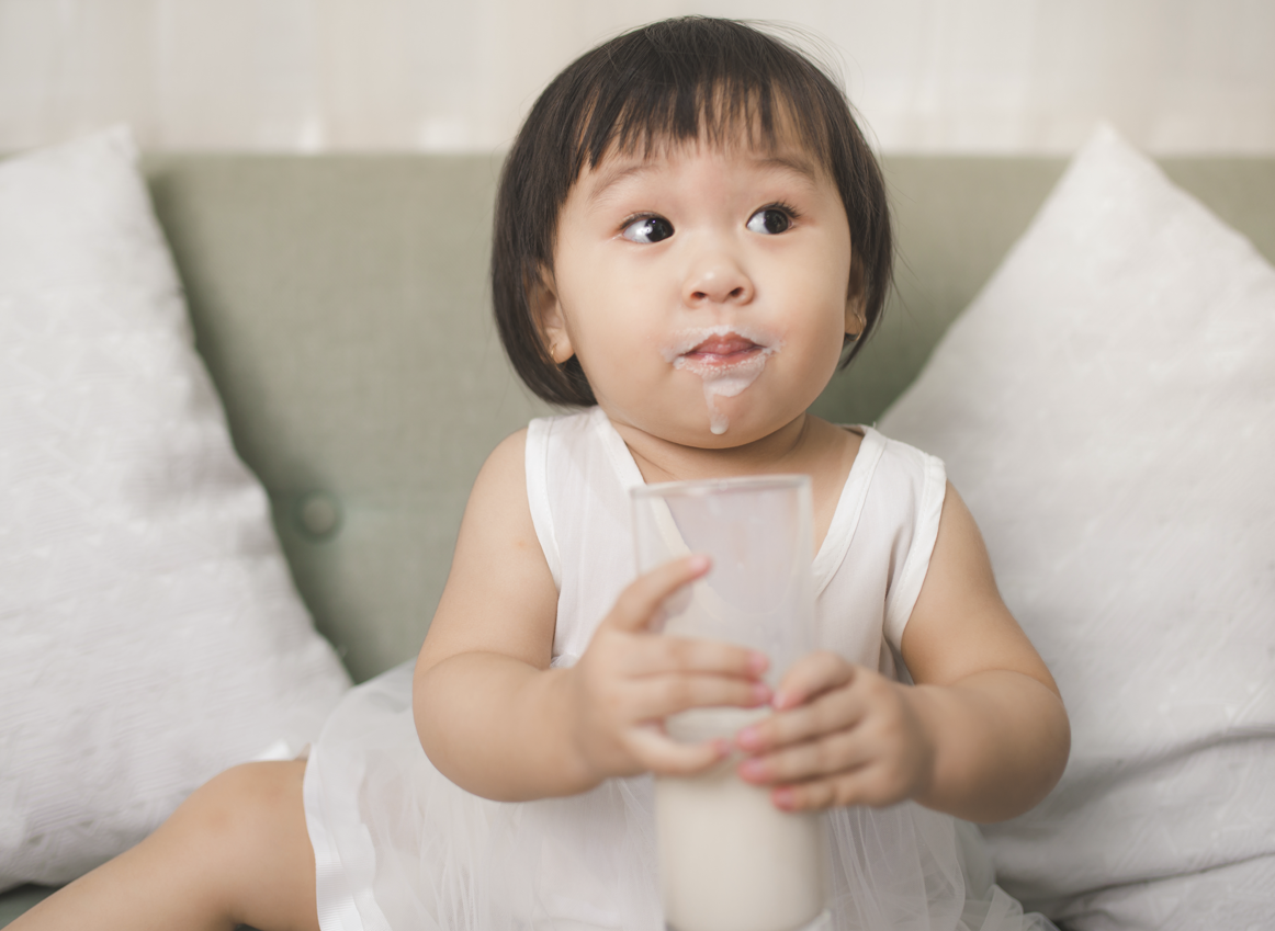 teh untuk anak, anak minum teh, teh herbal anak, usia aman teh, Bunda, si Kecil